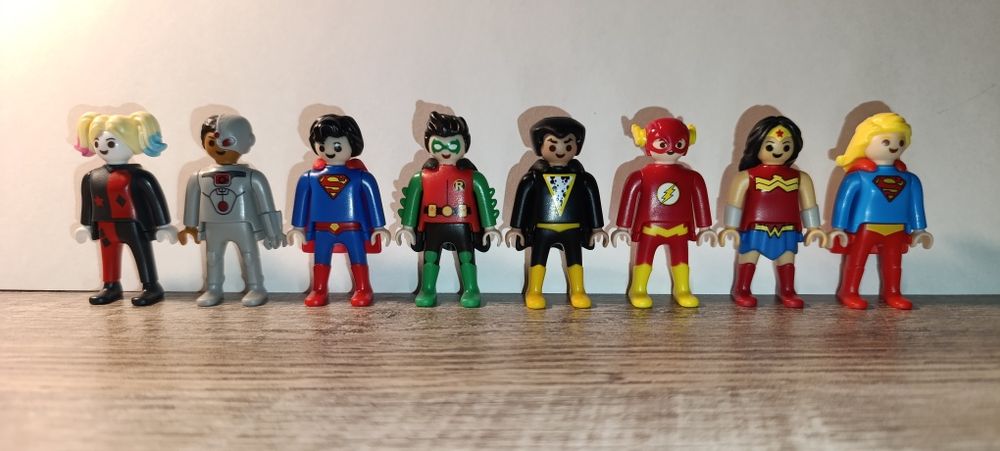 Меняю игрушки серии Kinder Playmobil