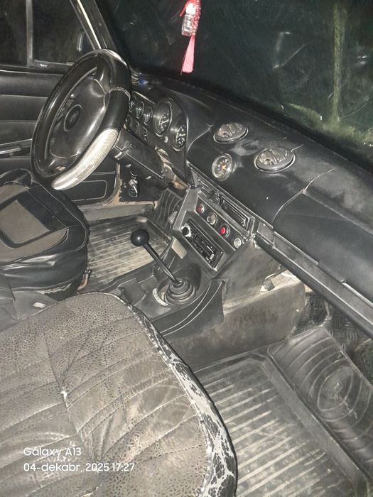 Vaz 2106 sotiladi narxi 15 million faqat naxtga