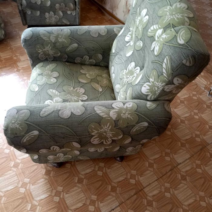 Диван с креслами
