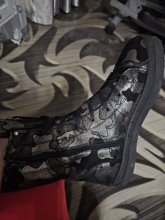 Боти от естествен велур