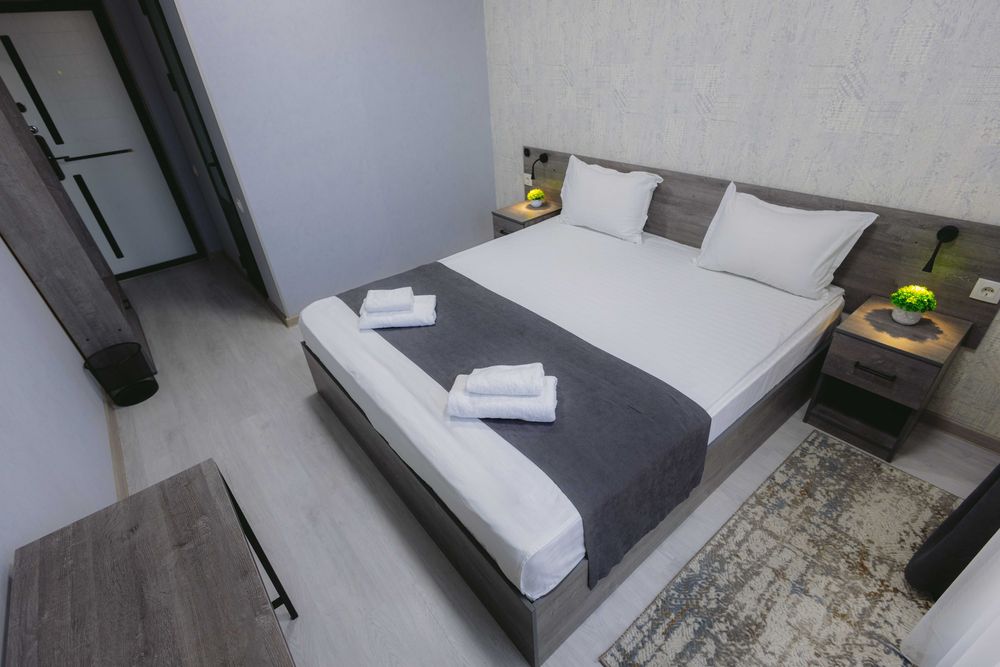 Mehmonxonada xonalarni kunlik ijaraga olish! Beshchinor mehmonxonasi!