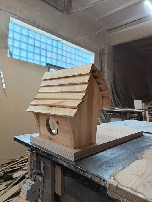 Кормушку для птиц