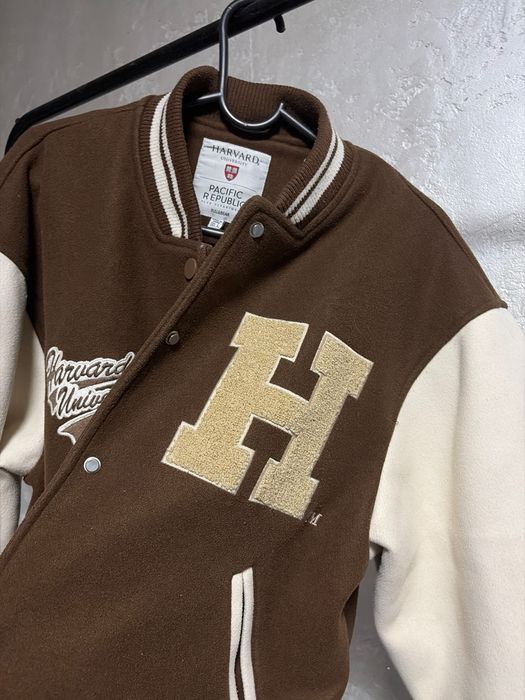 Куртка бомбер Pull and Bear Harvard
