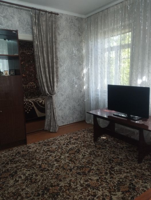 Продаётся дом, с большим участком.