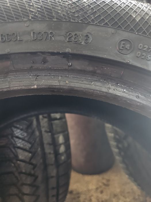 Vand 4 cauciucuri continental iarna