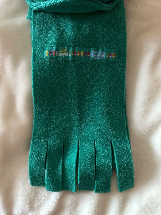 Детски шал и шапка Pampers