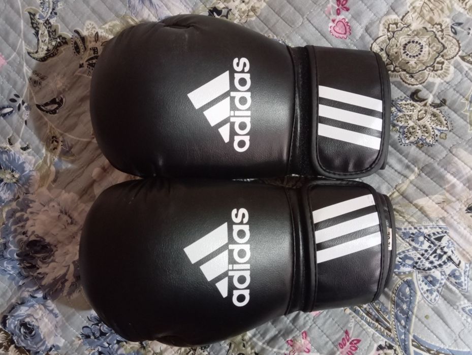 Boks  uchun adidas DAN qora rangli perchatki
