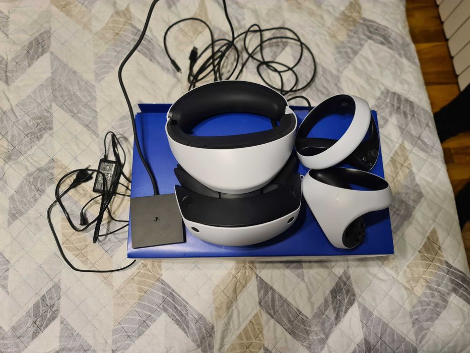 Очила за виртуална реалност PS VR2 + PC адаптор, с остатъчна гаранция 1,5 години