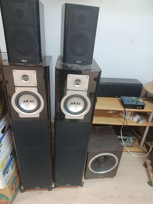 Sistem muzica Akai boxe+statie+ mixer+jocuri lumini