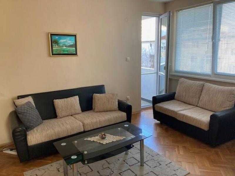 Тристаен обзаведен апартамент в ж.к. Лазур