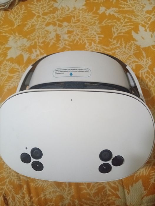 Продаю oculus quest 3S