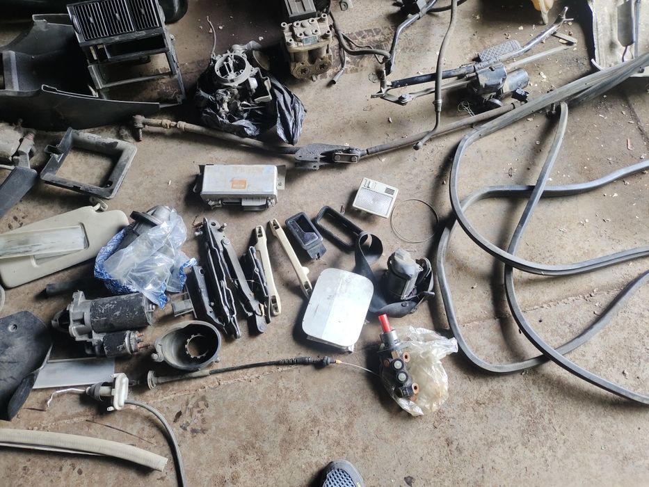 Продам разные запчасти на Ауди 80 б3