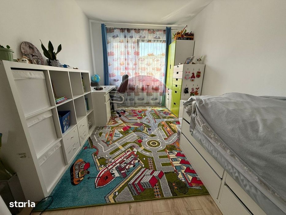 De închiriat: Apartament 4 camere DECOMANDATE