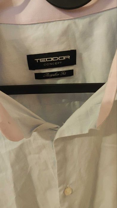 Официална Риза Теодор