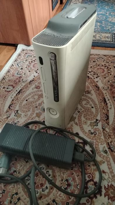 Xbox 360 и блок питания