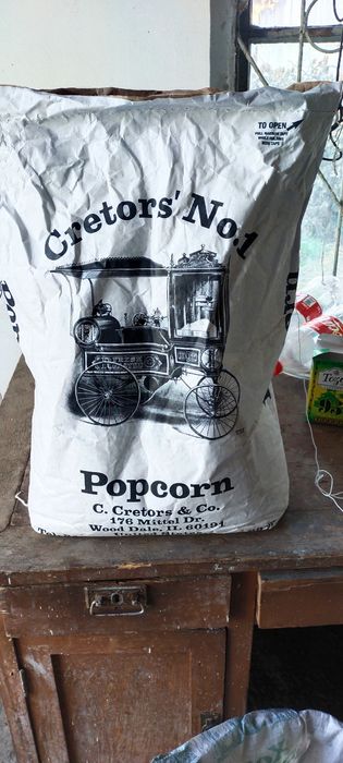 American popkorn joxori urug'i sotiladi.
