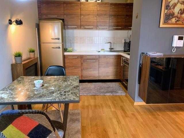 Дава се под наем Двустаен апартамент в Бургас, Център - 57 кв.м за 219.3 € - Снимка #3