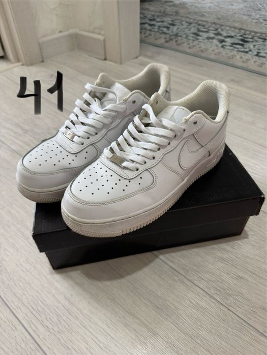 Кроссовки Nike. Размер 41.