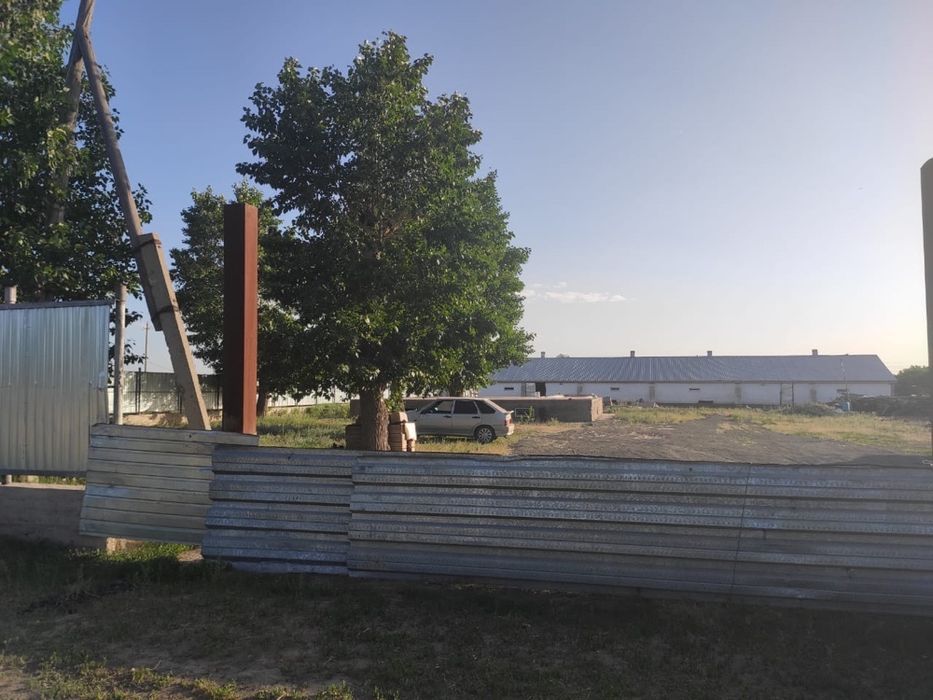 Участок 25 соток с фундаментом/ТОРГ