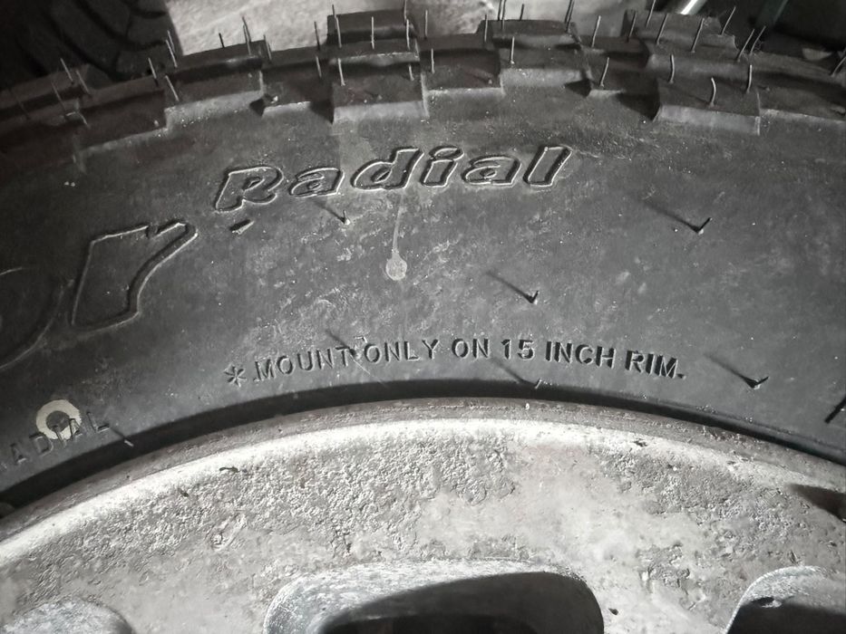Roti Toyota hilux  R15