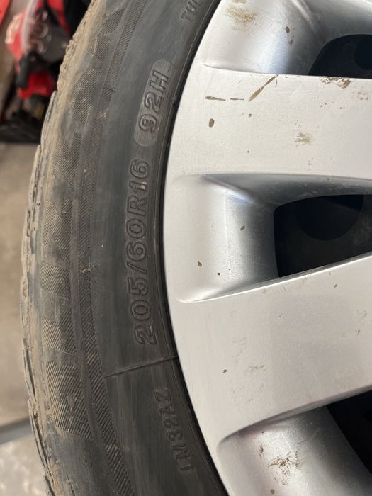 Anvelope iarna 205/60R16