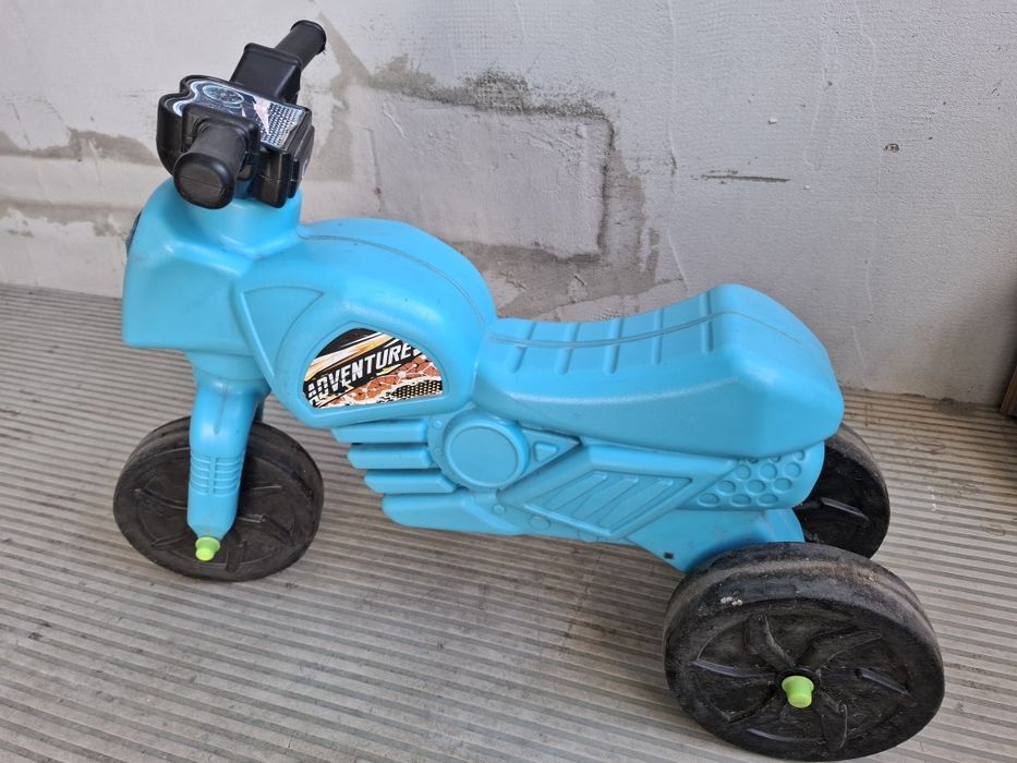 Vand motoreta și leagan copii