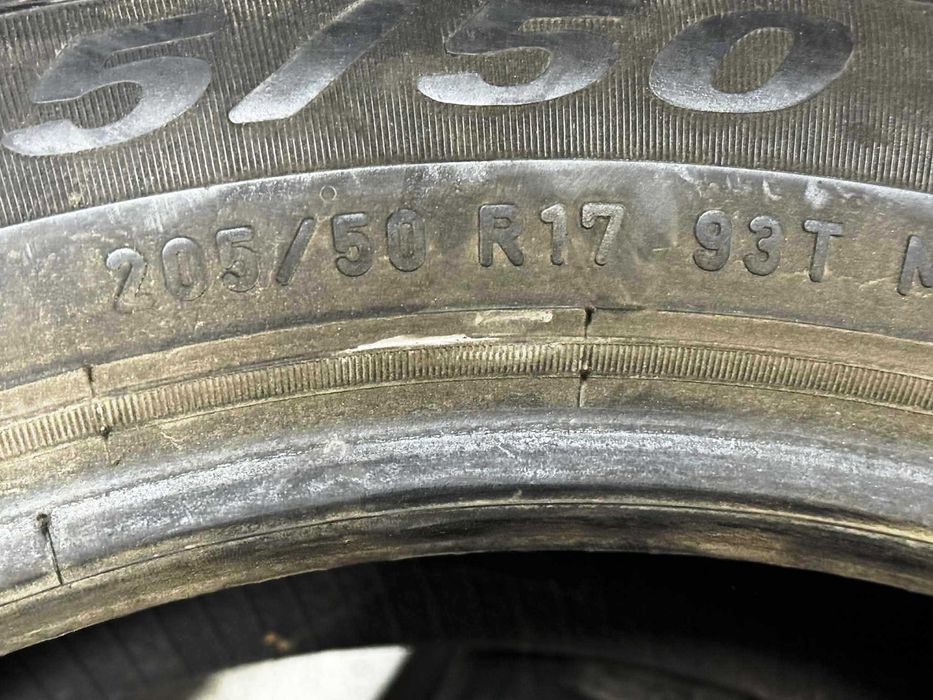 Vând anvelope iarnă Pirelli