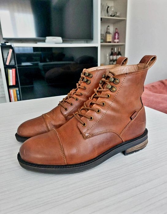 Ghete din piele Levi's