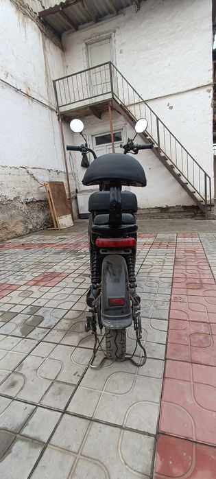 Elektro skuter sotiladi