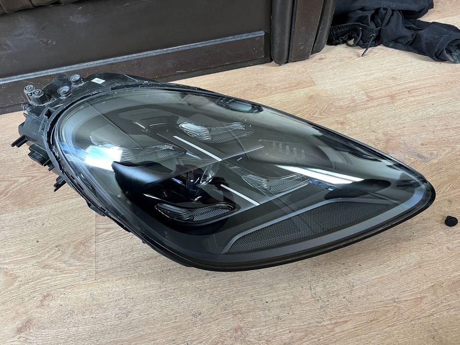 Фар за Порше Кайен Porsche Cayenne 9Y0