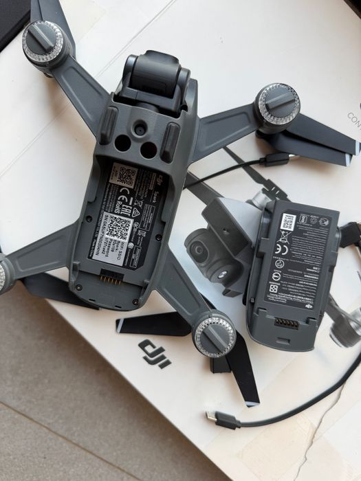 Drona DJI Spark ca noua - posibil defecta