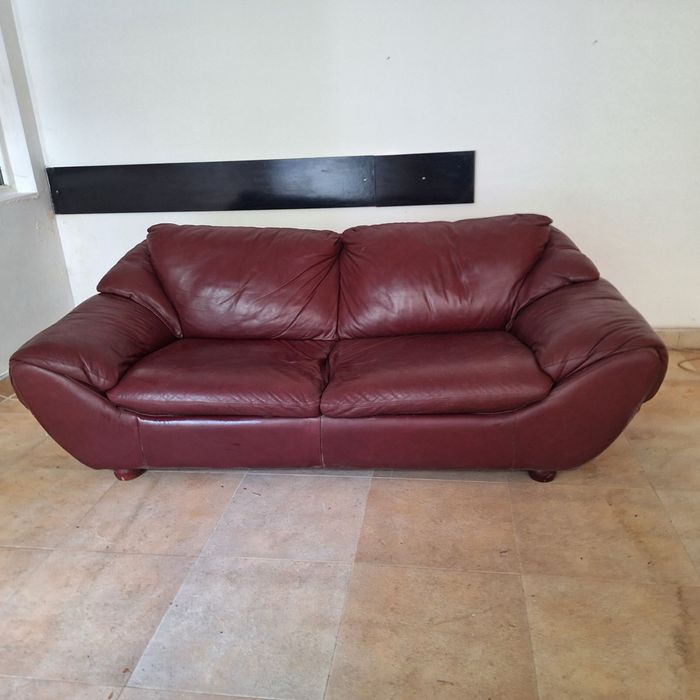 Кожен диван Бордо