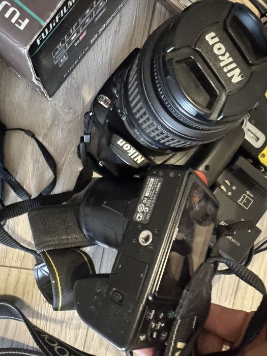 Aparate foto Canon .Olympus .Sony , Casio , Fujifilm