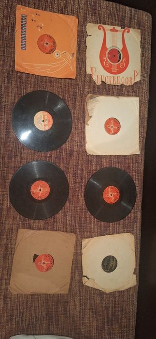 Vând pick-up și discuri de vinil vechi