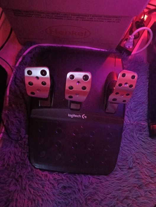 Продавам педали за g 25/g27/g29,