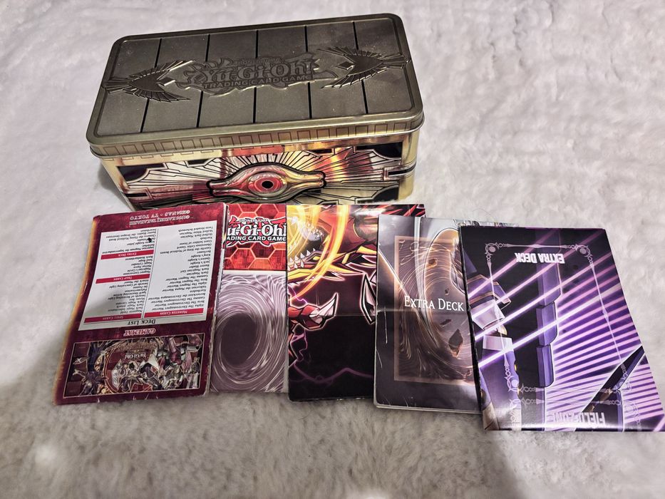 Yu Gi Oh карти лот с аксесоари