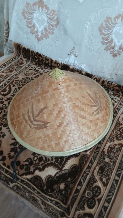 Вьятнамская соломенная шляпа