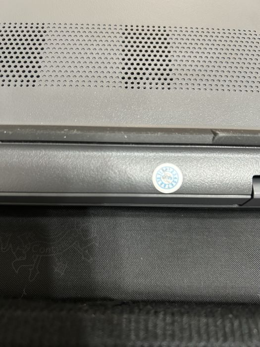 Ноутбук еще на гарантии,