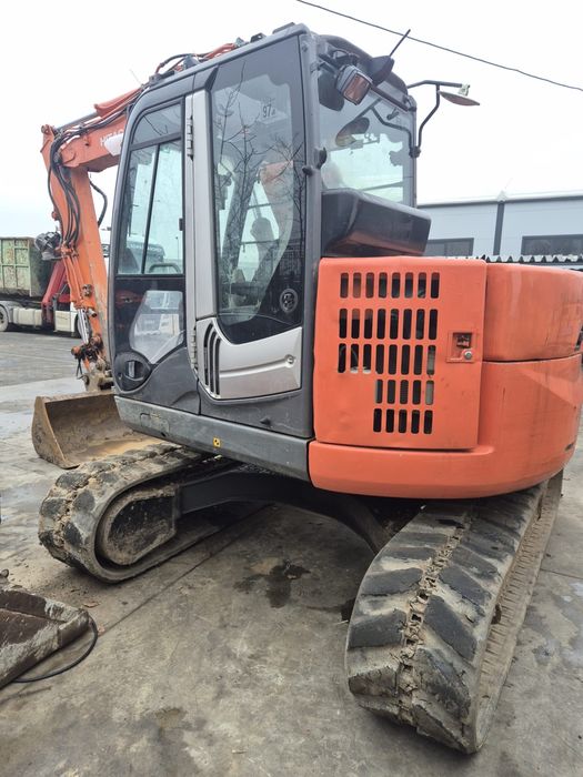 Vand excavator Hitaki 8,5 tone