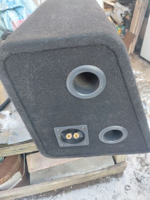 Subwoofer si statie