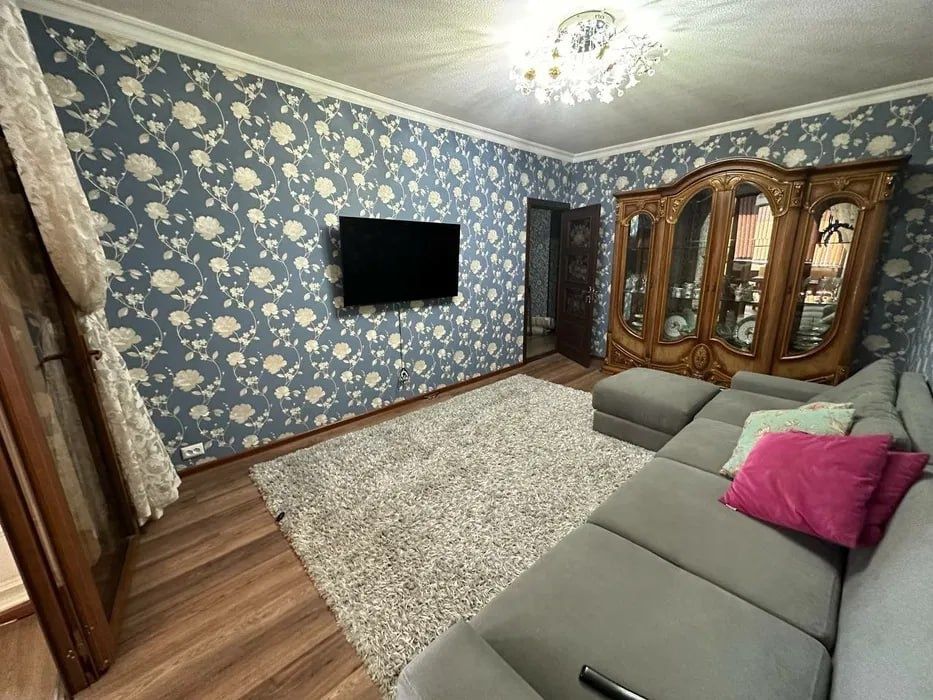 Юнусабад 18. 2/3/4. Кирпич.