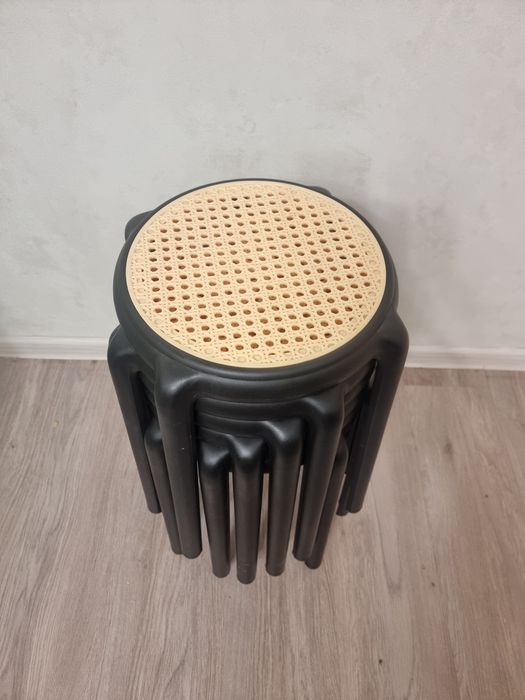 Табурет пластиковый