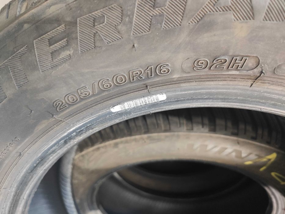 2бр.зимни гуми 205/60/16 Firestone