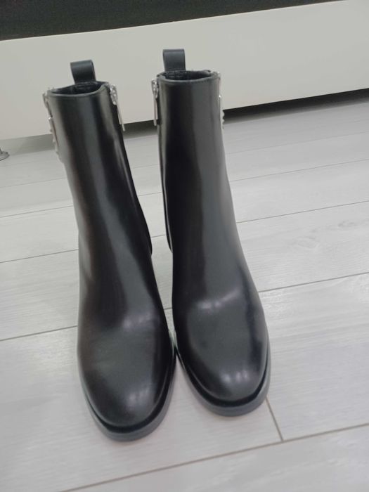 Cizme Michael Kors cu logo NOU cu eticheta