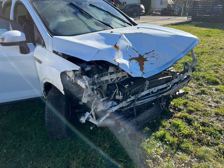 Ford kuga 2011 avariat fata