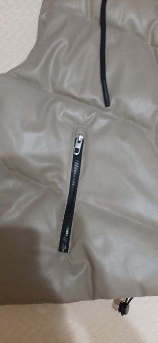 Vesta Zara marimea XS din piele ecologica,impecabila