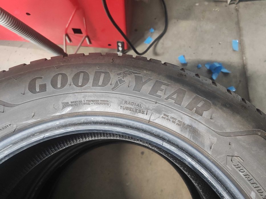 4бр.всесезонни гуми 215/60/17 Goodyear