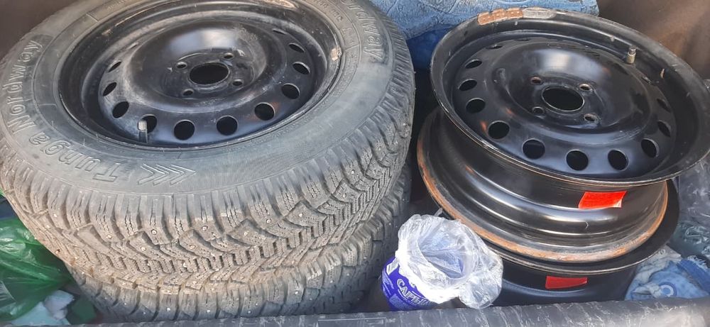 Продам зимные шины R14