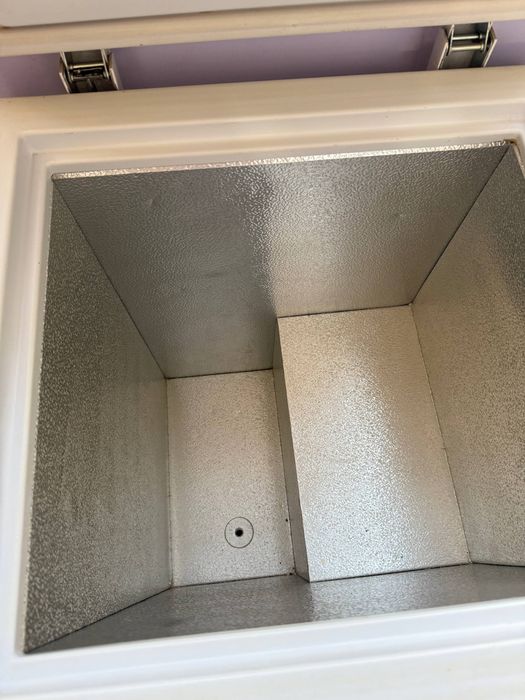 Продам морозильную камеру