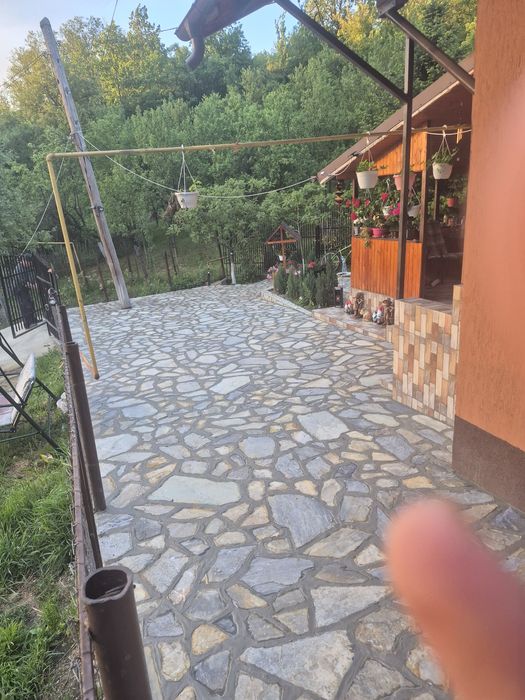 Vand si montez piatra